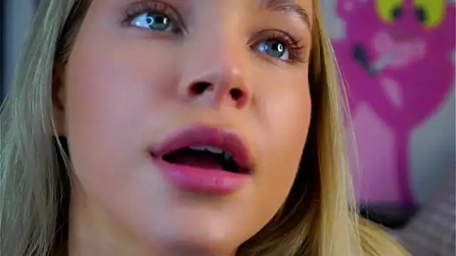 Snapshot of AftonConnett chatting on 11-18-25, 01:11 AftonConnett online show from 11-18-25, 01:11