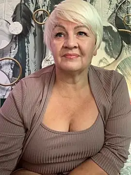 Laura Millf online show from 09-16-25, 06:47