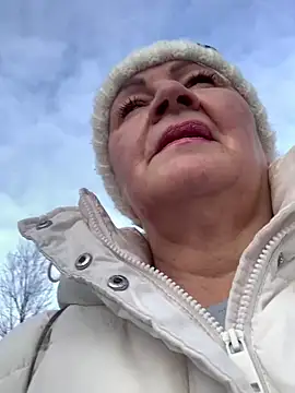 Laura Millf online show from 02-10-26, 12:20