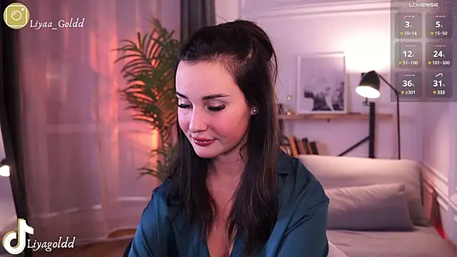 Snapshot of Liya_Gold_ chatting on 12-20-24, 05:51 Liya Gold online show from 12-20-24, 05:51