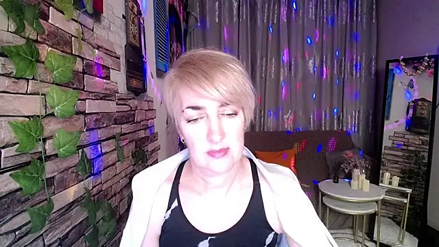 Hot Girl87 online show from 12-07-24, 10:17