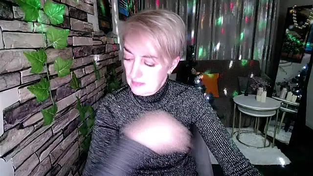 Hot Girl87 online show from 12-15-24, 04:15