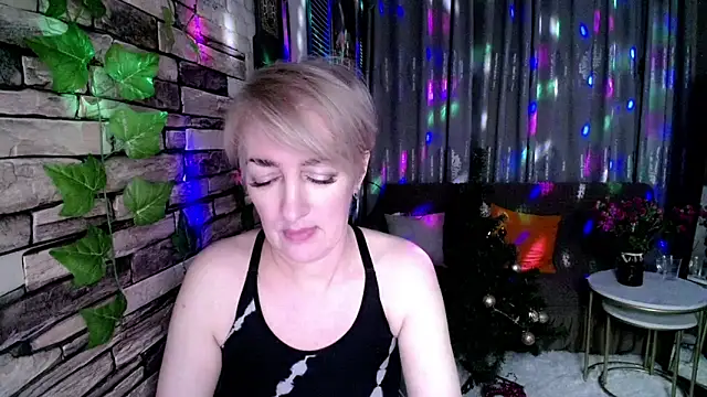 Hot Girl87 online show from 12-16-24, 05:22