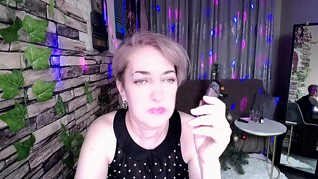 Hot Girl87 online show from 01-09-25, 07:40