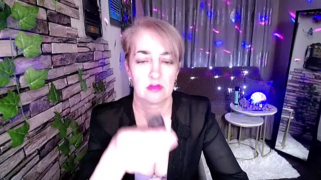 Hot Girl87 online show from 01-21-25, 10:19