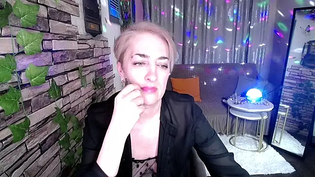 Hot Girl87 online show from 01-29-25, 07:43