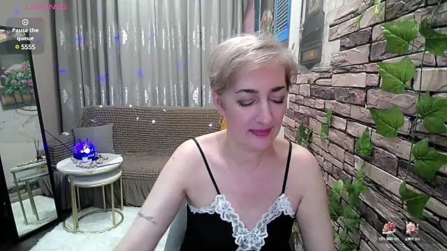 Hot Girl87 online show from 02-04-25, 09:41