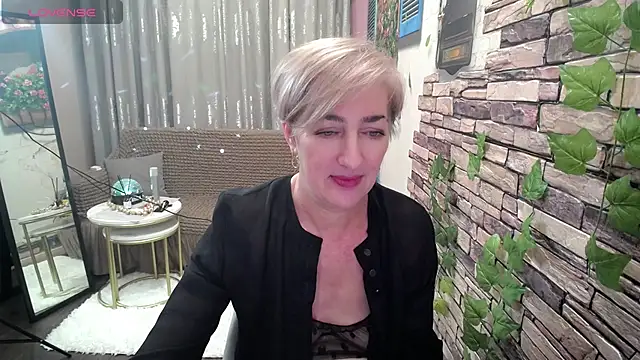 Hot Girl87 online show from 02-05-25, 11:50