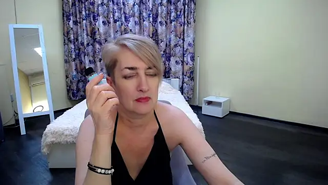 Hot Girl87 online show from 03-10-25, 08:01