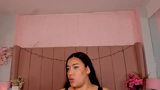 Snapshot of MollyBigBoobs12 chatting on 09-16-25, 08:21 MollyBigBoobs12 online show from 09-16-25, 08:21