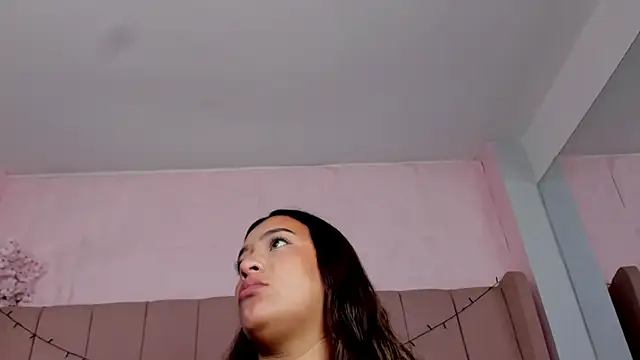 Snapshot of MollyBigBoobs12 chatting on 11-01-25, 08:55 MollyBigBoobs12 online show from 11-01-25, 08:55