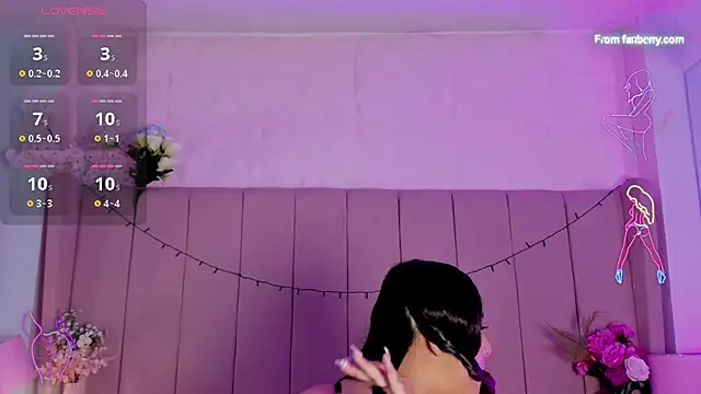 Snapshot of MollyBigBoobs12 chatting on 12-04-25, 09:12 MollyBigBoobs12 online show from 12-04-25, 09:12