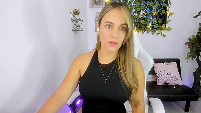 Snapshot of Sara_lopez_28 chatting on 01-25-25, 12:16 Sara lopez 28 online show from 01-25-25, 12:16