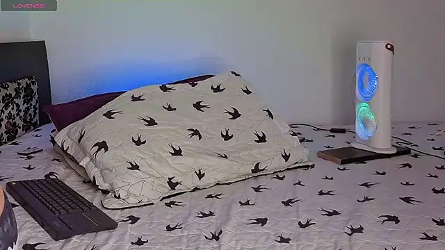 KALE 19 online show from 11-05-25, 01:49