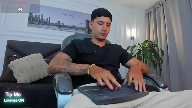 Damian23   online show from 11-06-25, 10:16