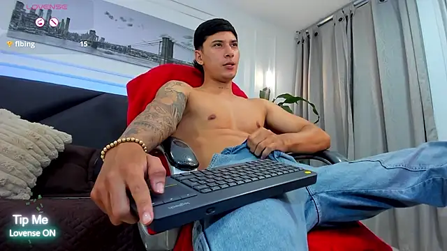 Damian23   online show from 12-05-25, 10:24