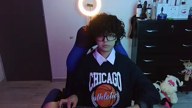 thomascooper7 online show from 10-24-25, 08:05