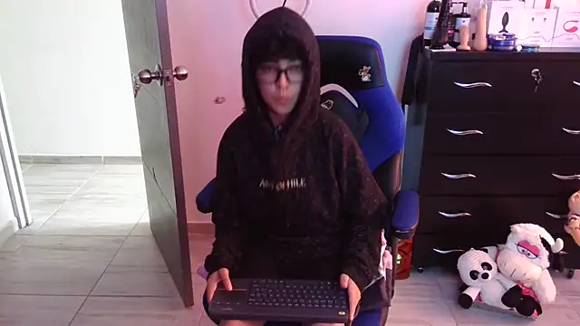 thomascooper7 online show from 02-10-26, 07:51