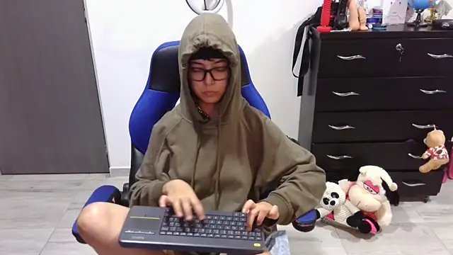 thomascooper7 online show from 04-25-26, 11:24