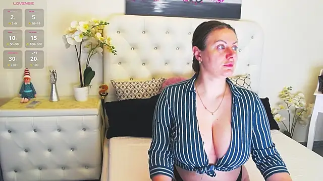 Ysabell01 online show from 04-09-26, 04:23