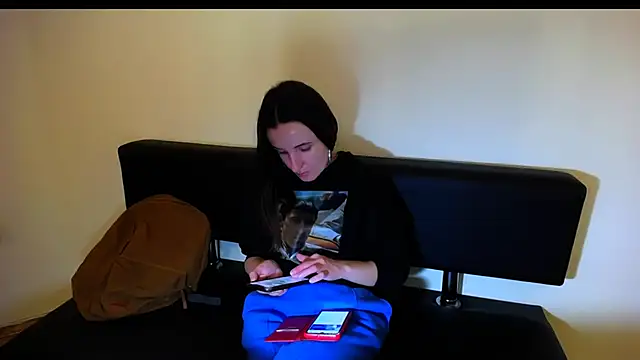 LaimaV  online show from 12-19-24, 01:40