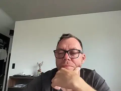 Snapshot of xmnbx77 chatting on 10-21-25, 09:10 xmnbx77 online show from 10-21-25, 09:10