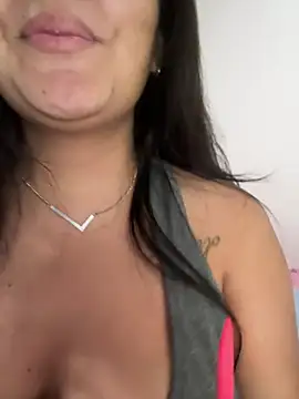 Snapshot of isa_ofc2024 chatting on 02-14-25, 10:17 isa ofc2024 online show from 02-14-25, 10:17