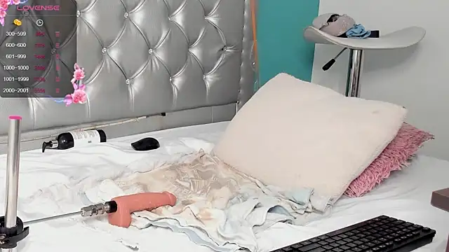 GinaKurt online show from 12-30-24, 08:32