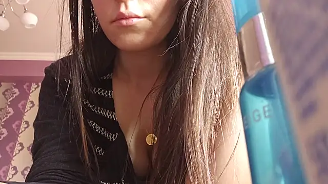 AlejandraDelaney online show from 12-17-24, 10:01