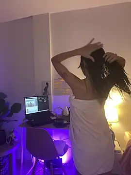 Snapshot of adop_me__ chatting on 11-29-25, 10:57 adop me online show from 11-29-25, 10:57