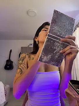 Snapshot of adop_me__ chatting on 11-30-25, 01:04 adop me online show from 11-30-25, 01:04