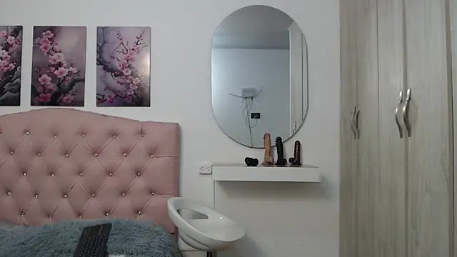 lily f00x online show from 12-17-25, 12:33