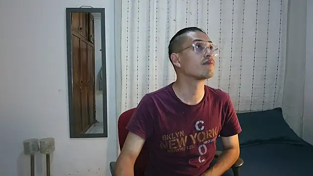 Snapshot of Orionferrer- chatting on 12-13-25, 09:20 Orionferrer- online show from 12-13-25, 09:20