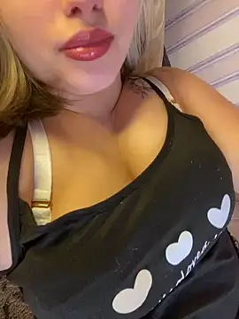 Snapshot of 69Laura696 chatting on 01-23-25, 09:29 69Laura696 online show from 01-23-25, 09:29