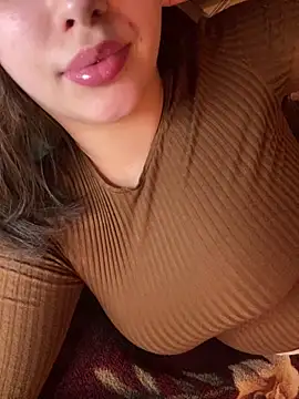 Snapshot of 69Laura696 chatting on 03-06-25, 07:21 69Laura696 online show from 03-06-25, 07:21