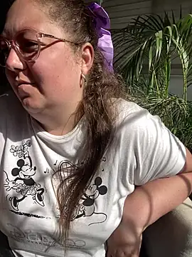 Snapshot of Chloee_ep chatting on 12-12-24, 07:26 Chloee ep online show from 12-12-24, 07:26