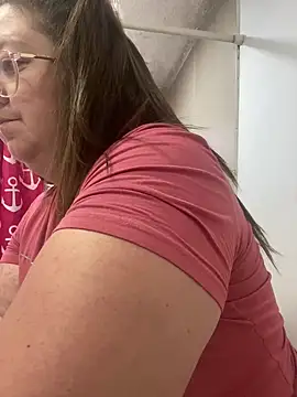 Snapshot of Chloee_ep chatting on 12-21-24, 09:15 Chloee ep online show from 12-21-24, 09:15