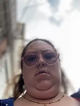 Snapshot of Chloee_ep chatting on 12-27-24, 07:24 Chloee ep online show from 12-27-24, 07:24