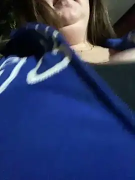 Snapshot of Chloee_ep chatting on 01-22-25, 12:27 Chloee ep online show from 01-22-25, 12:27