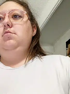 Snapshot of Chloee_ep chatting on 01-26-25, 12:58 Chloee ep online show from 01-26-25, 12:58