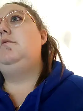 Snapshot of Chloee_ep chatting on 02-14-25, 03:05 Chloee ep online show from 02-14-25, 03:05