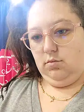 Snapshot of Chloee_ep chatting on 02-25-25, 03:49 Chloee ep online show from 02-25-25, 03:49