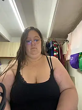 Snapshot of Chloee_ep chatting on 09-19-25, 10:21 Chloee ep online show from 09-19-25, 10:21