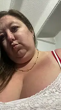 Snapshot of Chloee_ep chatting on 10-26-25, 03:56 Chloee ep online show from 10-26-25, 03:56