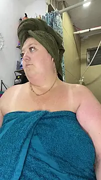 Snapshot of Chloee_ep chatting on 12-14-25, 05:13 Chloee ep online show from 12-14-25, 05:13