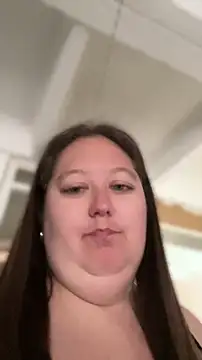 Chloee ep online show from 04-30-26, 04:02