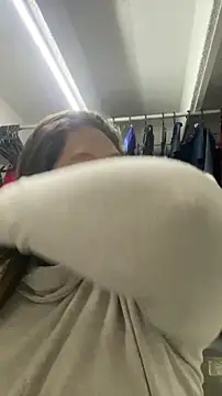 Chloee ep online show from 06-11-26, 03:04
