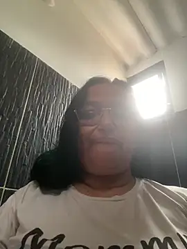 Snapshot of Gia_Nahomi chatting on 03-16-25, 08:54 Gia Nahomi online show from 03-16-25, 08:54