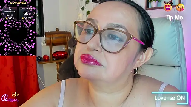 Gia Nahomi online show from 04-22-26, 11:39