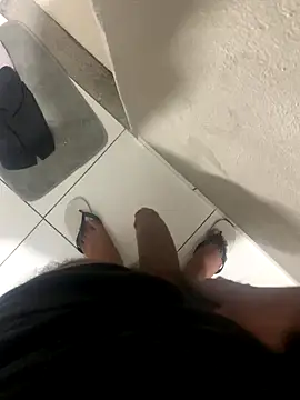 Snapshot of VouchingLagging chatting on 10-22-25, 10:42 VouchingLagging online show from 10-22-25, 10:42